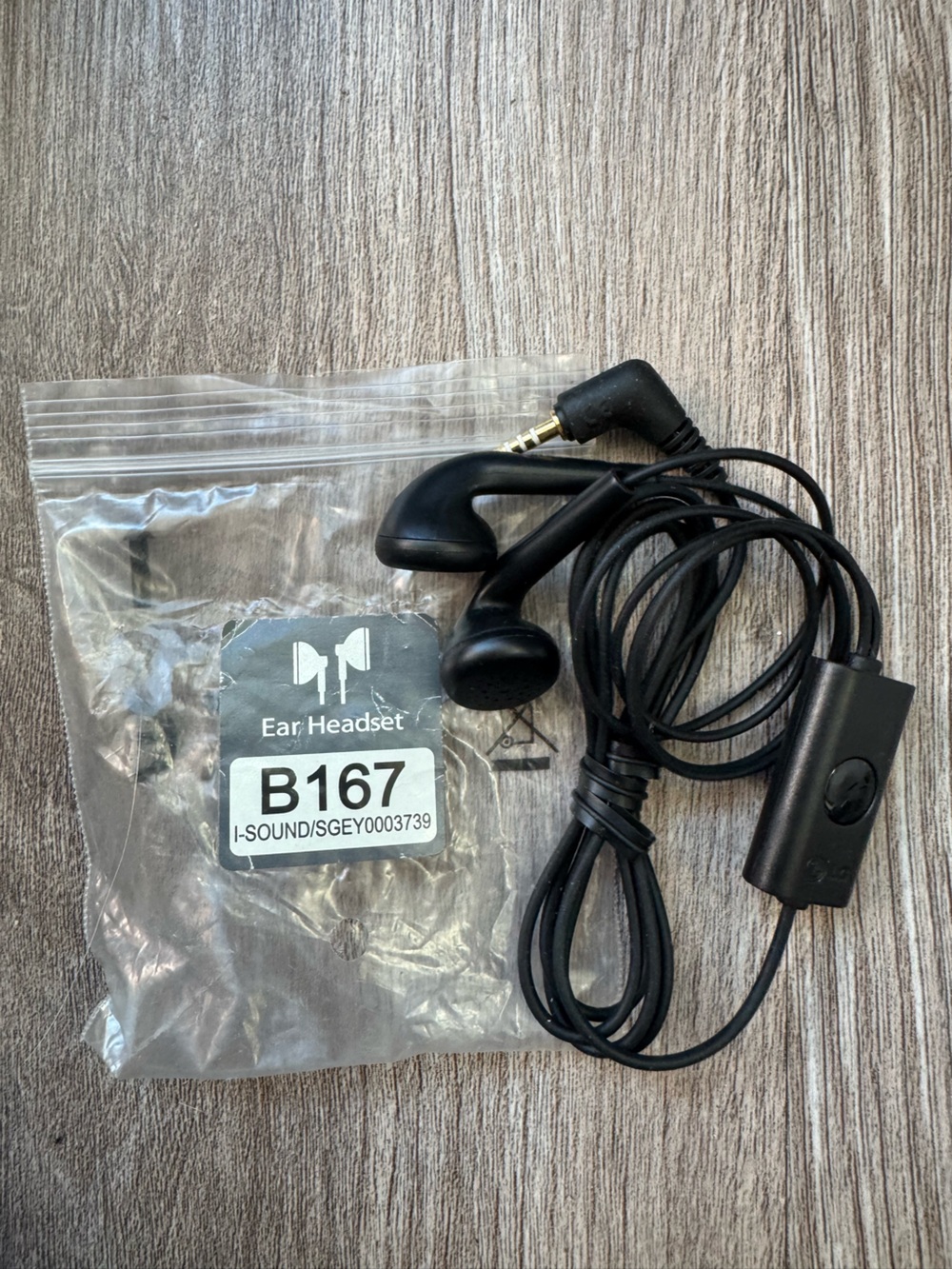LG B167 Black Wired Earbuds Headset 3.5mm Aux Plug In-Line Microphone NIP